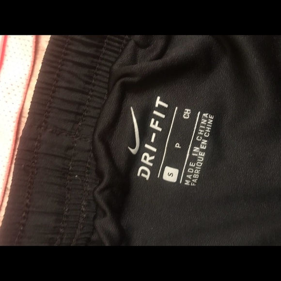 Women’s Nike dry- Fit outfit - Picture 2 of 3